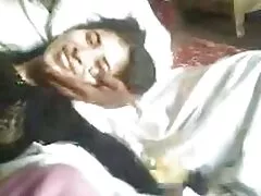 வளர்ப்பு மகளுக்கு அம்மாவின் பொம்மைகள் தேவை