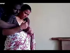 புத்தாண்டு ஈவ் அன்று குடுத்து