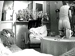 பிக் ஹெட் கர்வி குர்வாவிடமிருந்து ஒரு பெரிய தலையைப் பெறுகிறார்
